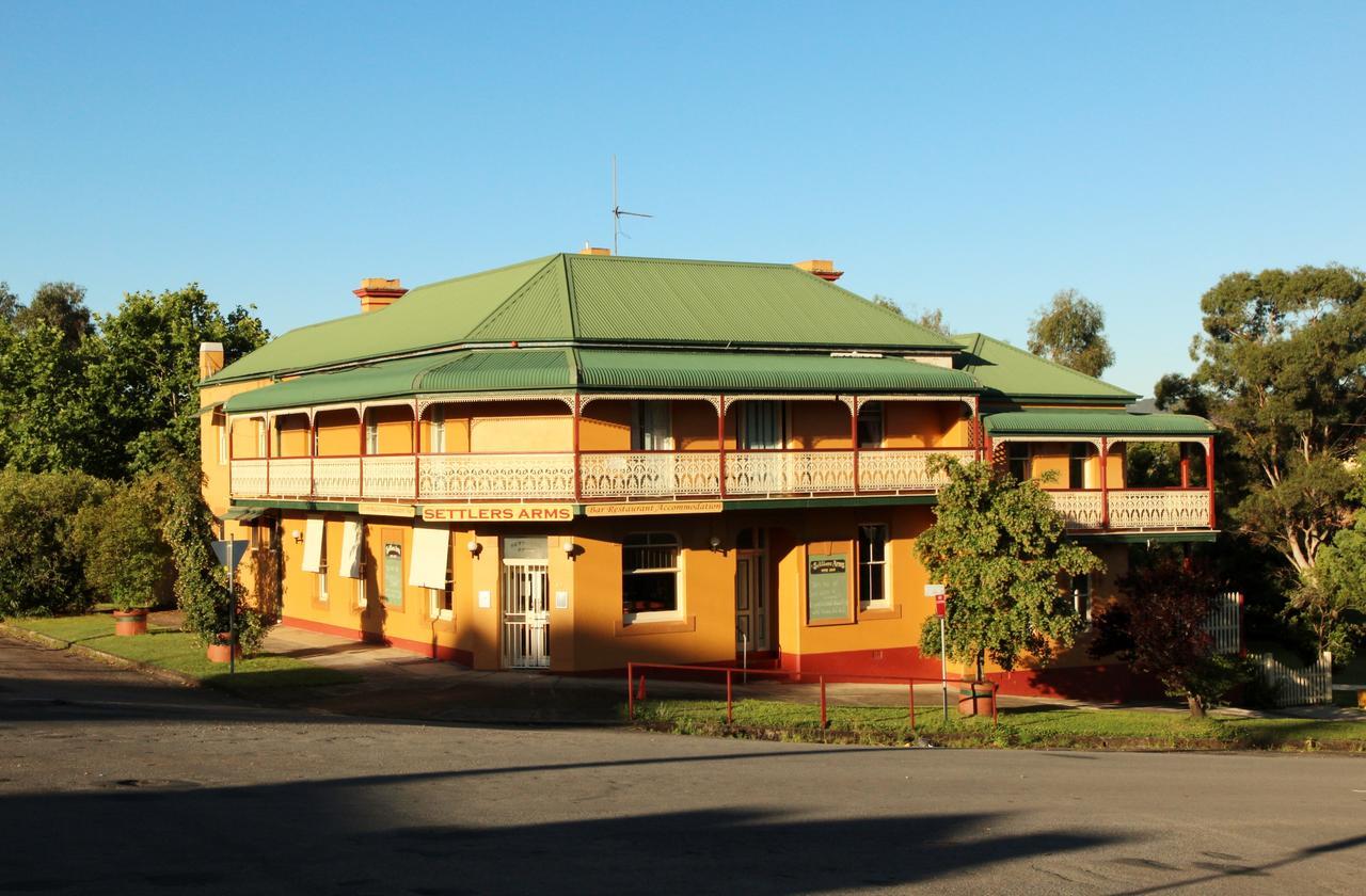 Settlers Arms Hotel Dungog Buitenkant foto